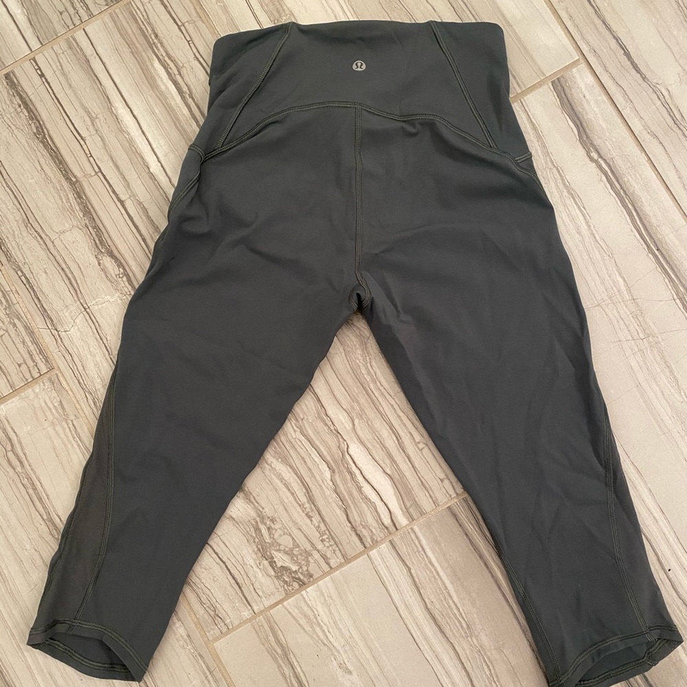 Lululemon olive green capris